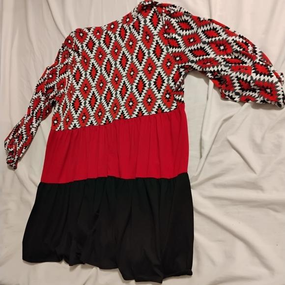 Catos Women's Size Large Red and Black Tiered Flowy Patterned Dress Top - Picture 2 of 2